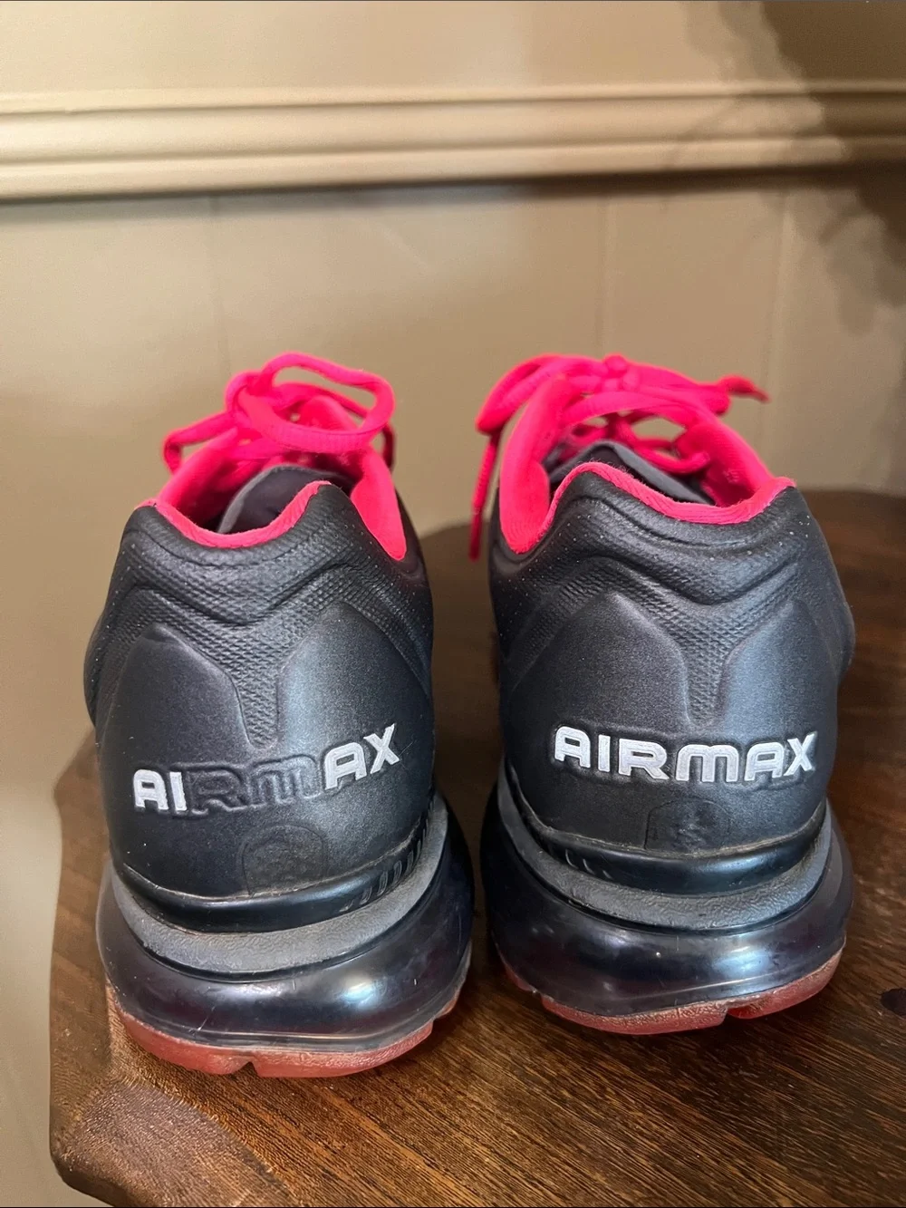 Nike Airmax Women's Black Athletic Sneakers with Pink Accents Size7